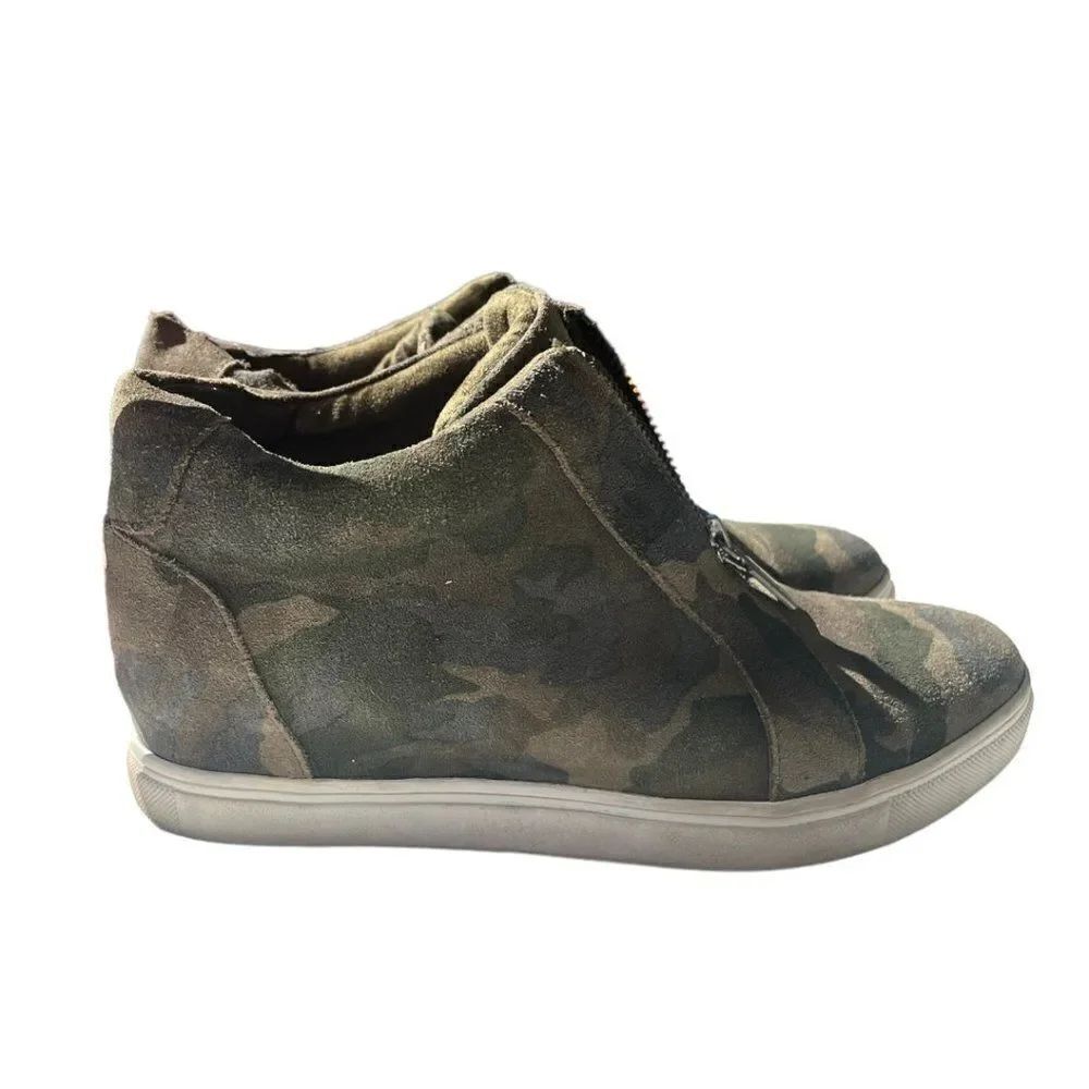 🔥4/$25 Blondo Camo Glenda Waterproof Sneaker Size 9